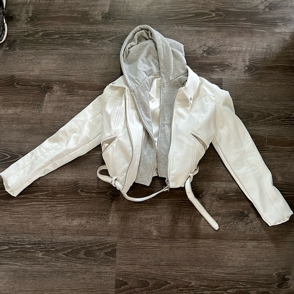 Blank NYC white faux leather jacket - Picture 1 of 4